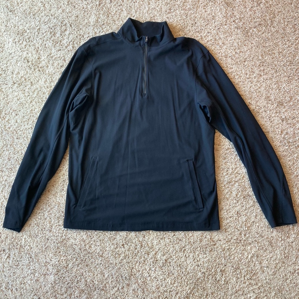 Lululemon Men’s running light quarter zip- Size L- Black